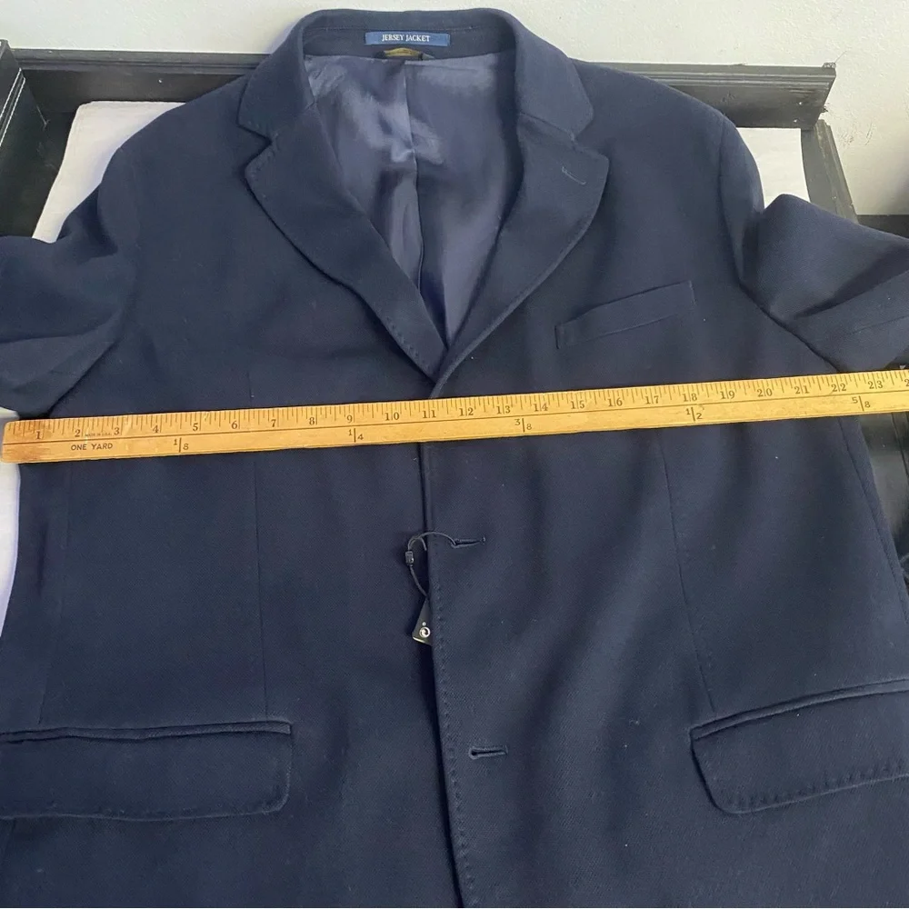 Massimo Dutti Men's Navy Blazer Size 48